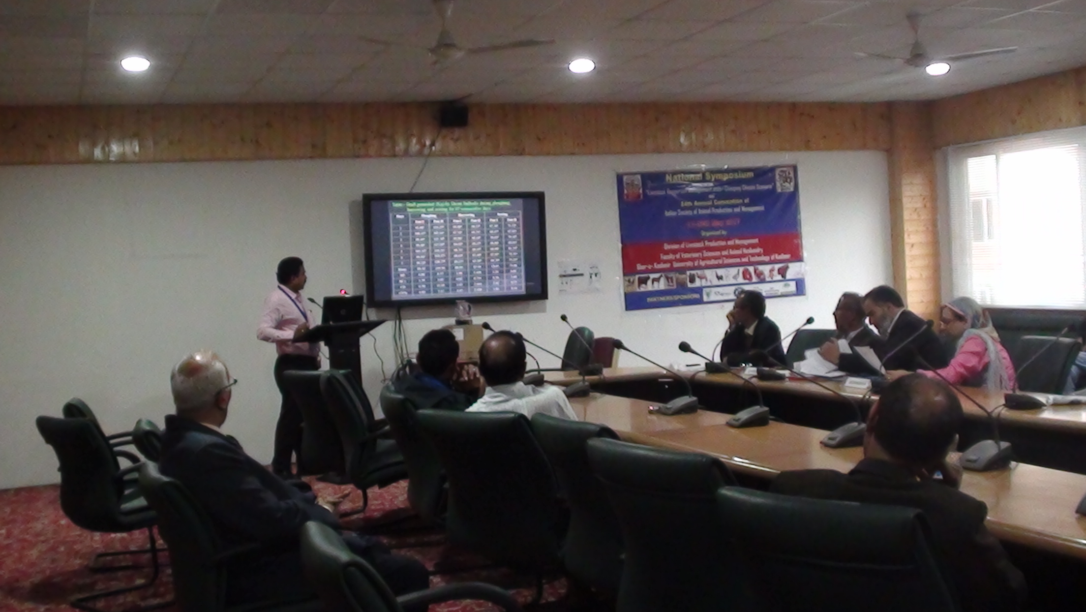 Dr. M. D. Kharwadkar Presenting Paper In Srinagar Conference